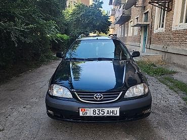 авто в такси: Toyota Avensis: 2001 г., 2 л, Механика, Бензин, Седан — 7