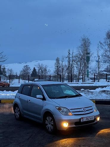 Toyota ist: 2003 г., 1.3 л, Хэтчбэк