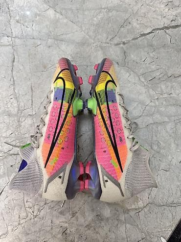 бутсы nike: Размер 39-40,состояние почти новое носил 2 раза,надо просто их помыть — 2