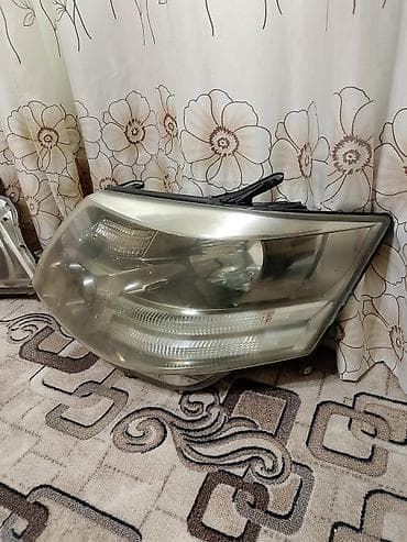 led h7: Комплект передних фар Toyota Б/у — 2