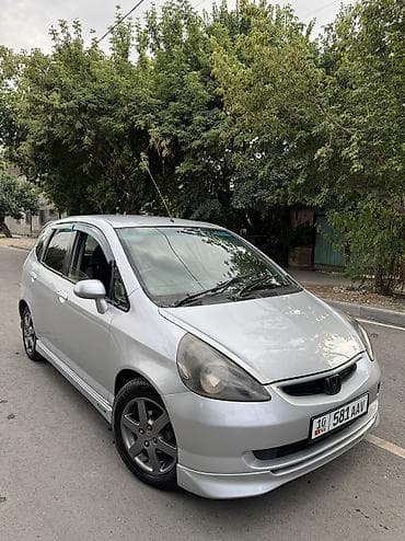 Продажа авто: Honda Fit: 2002 г., 1.5 л, Вариатор, Бензин, Хэтчбэк — 1