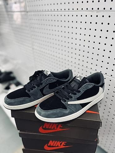 лёгкий карфакс: Кроссовки из ассортимента на фото 1) Nike (модель низкого профиля) - — 1