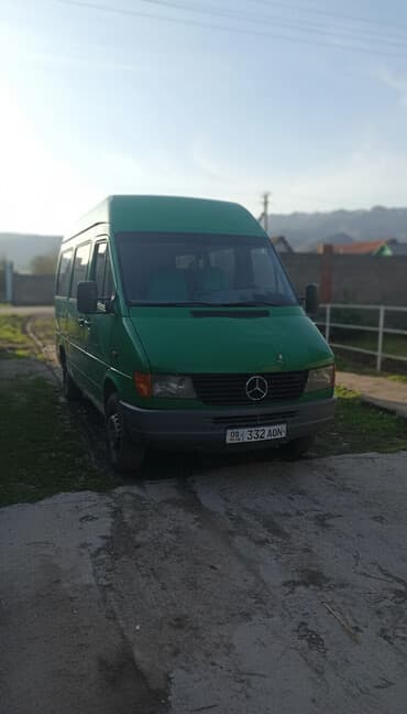 наклейки для машины: Легкий грузовик, Mercedes-Benz — 1