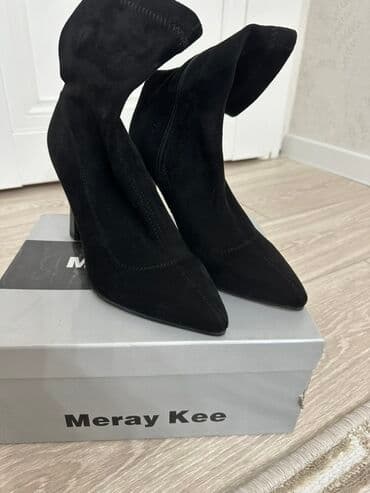брендовый обувь: Абсолютно новые черные женские ботильоны-носки Meray Kee. - Материал — 3