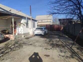 квартира бишкек долгосрочный: 45 м², 2 комнаты, Утепленный, Сарай, Забор, огорожен — 1