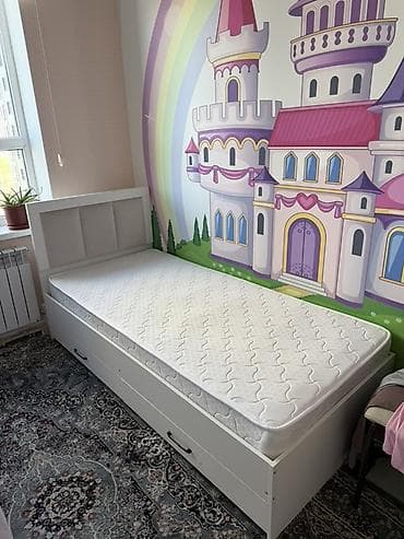 Односпальная кровать с мягким изголовьем и выдвижными ящиками -