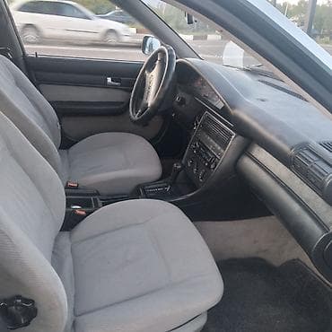 Audi 100: 1992 г., 2.3 л, Автомат, Бензин, Седан — 10