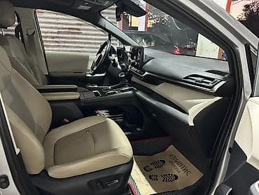 audi a8 d2: Toyota Sienna: 2021 г., 2.5 л, Автомат, Гибрид, Минивэн — 9