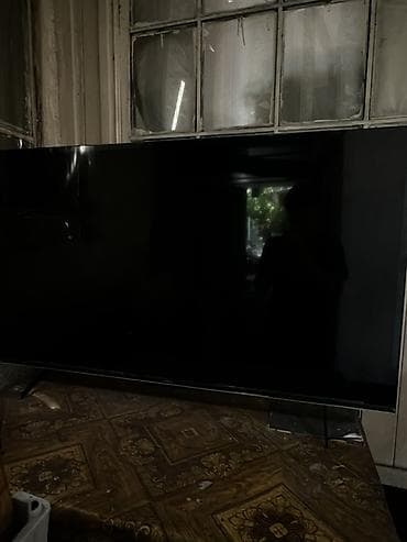 xbox 360 e: Телевизор с плоским экраном, диагональ ориентировочно 55–65". - — 4