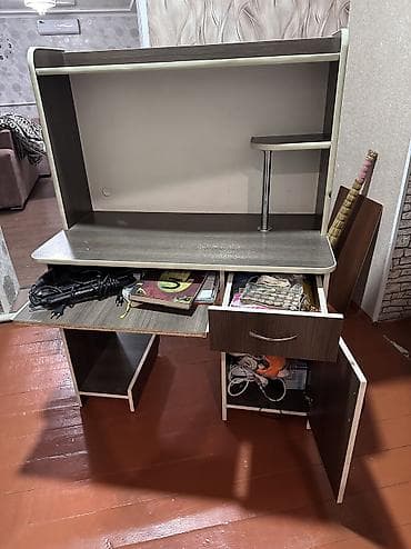 Компьютерные столы: Компьютерный стол, Новый, С полками — 2