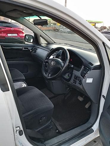 Транспорт: Toyota Ipsum: 2005 г., 2.4 л, Автомат, Бензин, Минивэн — 4