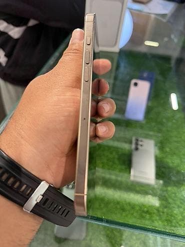 айфон 16 макс: IPhone 16 Pro Max, Золотой — 3