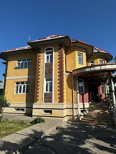 Үйлөрдү ижарага берүү: Для иностранцев На долгий срок Торг уместен Просторный частный дом с — 1