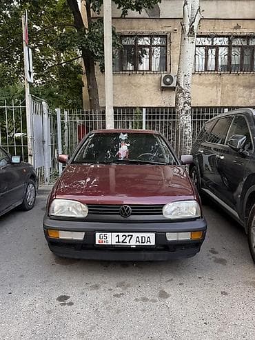 Volkswagen Golf: 1993 г., 1.8 л, Механика, Бензин, Хэтчбэк