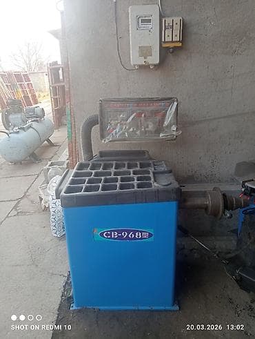 промышленная швейная машина со столом: Комплект оборудования для шиномонтажа Состав: - Станок для — 3