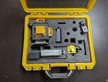 Лазерный уровень в комплекте с аксессуарами в ударопрочном кейсе