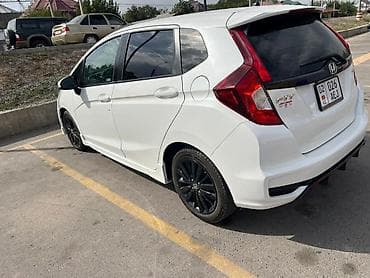 хонда фит 2018: Honda Fit: 2018 г., Автомат, Бензин, Хэтчбэк — 4