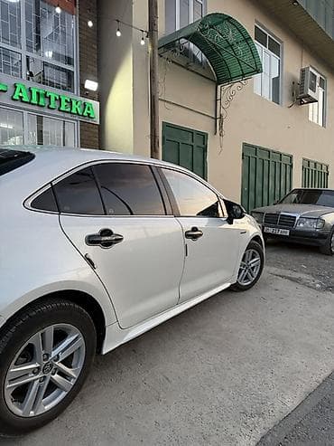 Toyota Corolla: 2020 г., 1.8 л, Автомат, Гибрид, Седан — 5