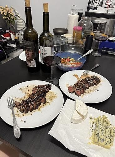 Авторский ужин на дому: стейк, сырная тарелка и красное вино Звони — 1