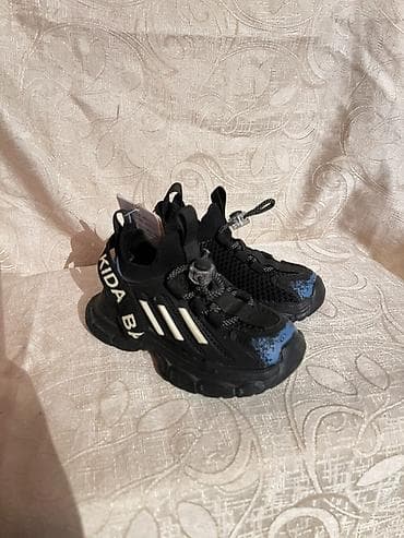 Детские кроссовки, несколько моделей и расцветок. - Черные с синими