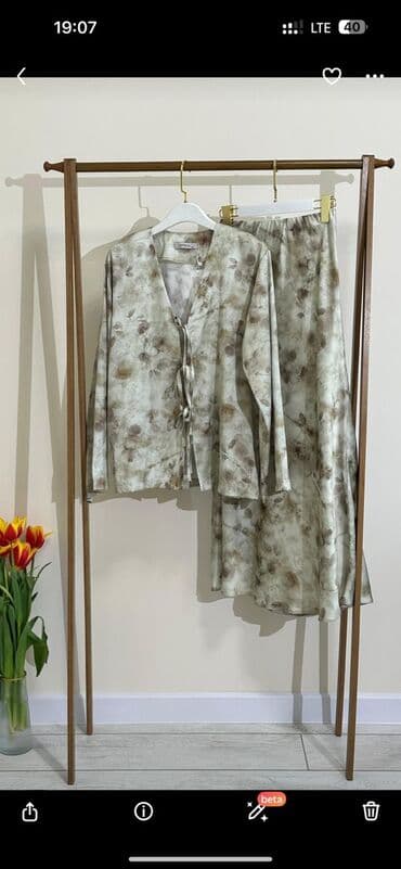 оборудования для магазина: В наличии вешалка напольная,не подошел по размеры, пользовались — 3