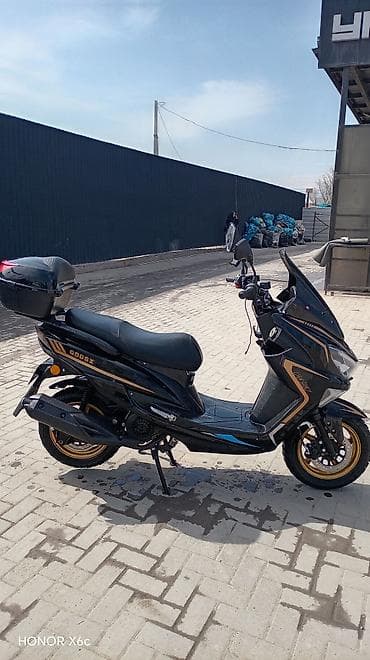 фикс тмл: Макси-скутер 150 куб. см, Бензин — 2