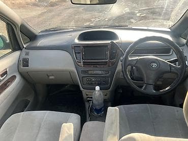 авто на метал: Toyota Nadia: 2001 г., 2 л, Бензин, Универсал — 4