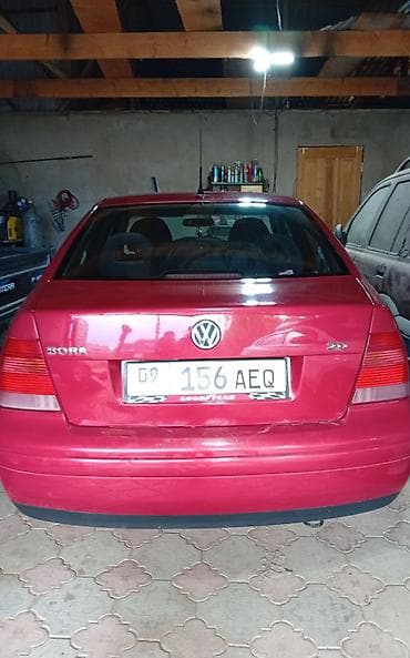 Volkswagen Bora: 2000 г., 2 л, Автомат, Бензин, Седан — 1