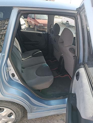 меняю доплатой мне: Honda Fit: 2002 г., 1.3 л, Вариатор, Бензин, Хэтчбэк — 4