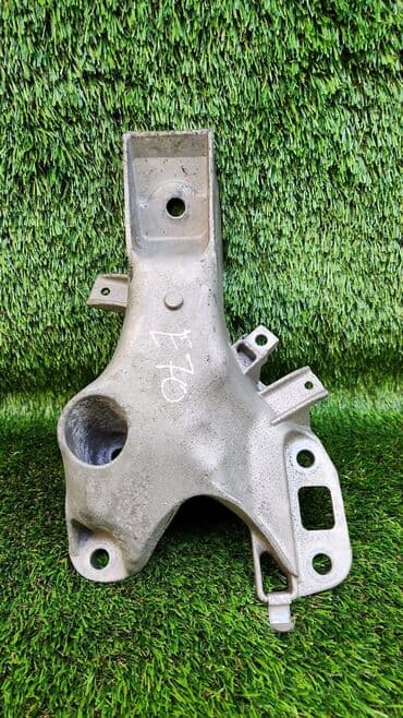 n52: Несущий кранштэйн двс левый Е70 3.0i N52 2211 —-6 772 —673 Несущий — 2