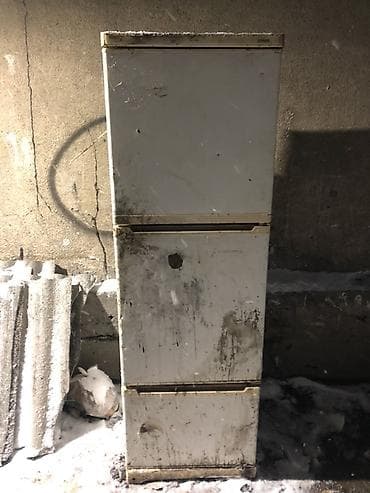 Холодильники: Холодильник двухкамерный с нижним морозильным отделением.состаяние — 1