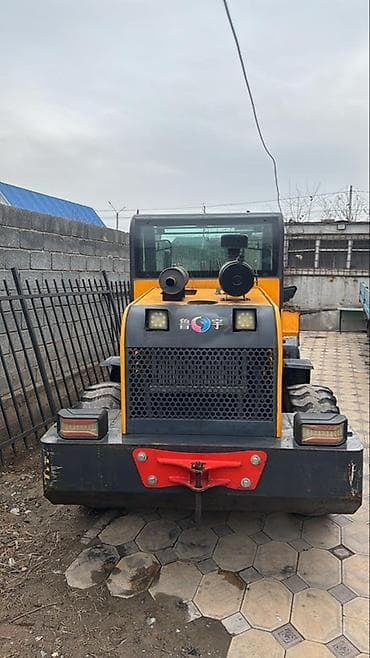 m5 e60: Погрузчик, Колесный, Фронтальный — 4