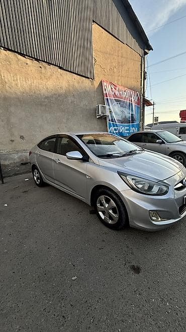 дверь передняя chevrolet onix: Hyundai Solaris: 2013 г., 1.4 л, Механика, Бензин, Седан — 2