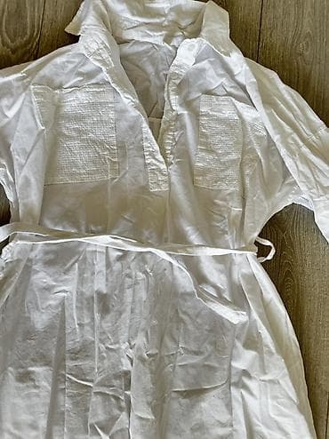 пляжная рубашка: Белое платье-рубашка из легкой хлопковой ткани. - Свободный силуэт — 5