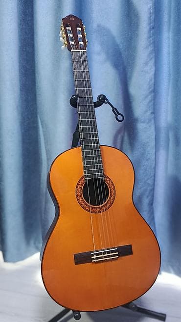 гитара кызыл кия: Классическая гитара Yamaha С70 (нилоновые струны) продам срочно.торг — 1