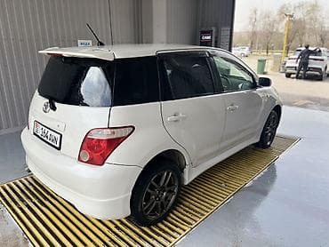 Toyota Ist: 2004 г., 1.5 л, Автомат, Бензин, Хэтчбэк