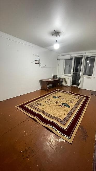 2 room flat: Сдаётся 3х комнатная квартира в районе таатан. - Площадь: вытянутая — 8