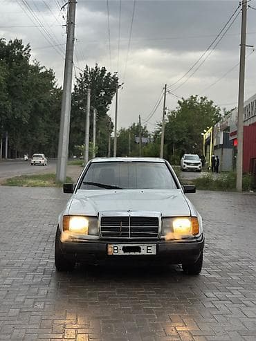 Mercedes-Benz W124: 1993 г., 2.3 л, Механика, Бензин, Седан — 3