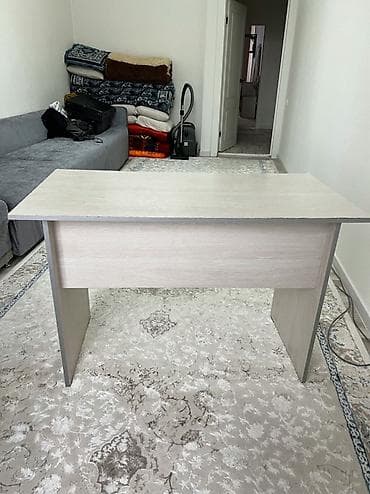 Ламинат Стол сатылат Письменный/компьютерный стол, прямой, лаконичный