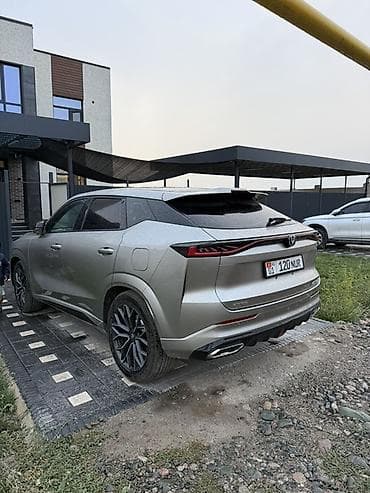 полики byd e2: Changan Uni-Z: 2025 г., 1.5 л, Робот, Бензин, Кроссовер — 3