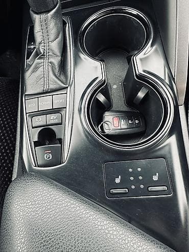 lexus e: Toyota Camry: 2019 г., 2.5 л, Автомат, Гибрид, Седан — 9