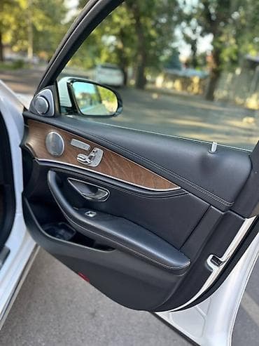 Транспорт: Mercedes-Benz E-Class: 2018 г., 2.2 л, Автомат, Бензин, Седан — 8