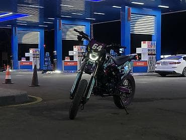 двигатель на мотоцикл эндуро ктм: Мотоцикл в стиле супермотард с ярким кастомным оформлением — 5