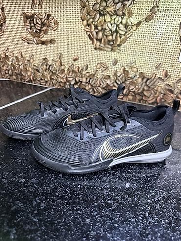 поло рубашки: Мужские кроссовки, 40, Nike, Новый, цвет - Черный, Платная доставка — 1