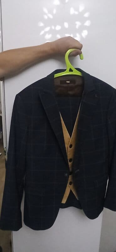 брендовая мужская одежда бишкек: Продам мужской костюм -тройку производство Турция-размер 44 — 1