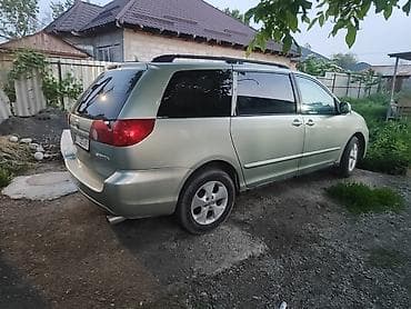 таета минивен: Toyota Sienna: 2005 г., Минивэн — 4