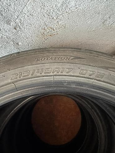 sprinter bazar: Комплект летних шин 215/45 R17 87W, направленный рисунок протектора — 1