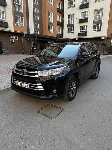 маш: Toyota Highlander: 2017 г., Бензин — 7