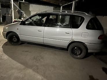 Toyota Picnic: 1999 г., 2 л, Механика, Газ, Минивэн — 3