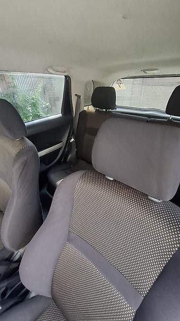 sprinter 2 2: Toyota Ist: 2003 г., 1.5 л, Автомат, Хэтчбэк — 4